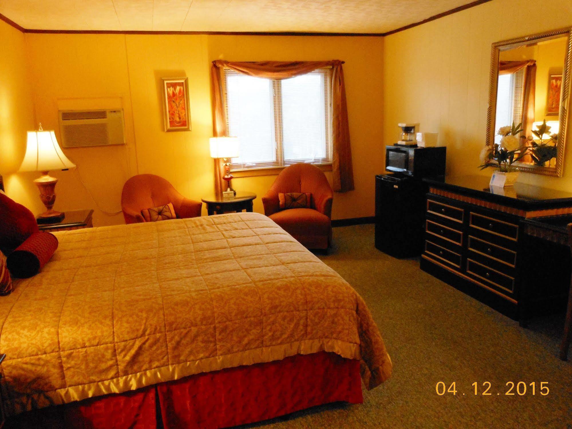 Cape Pines Motel Buxton Bagian luar foto